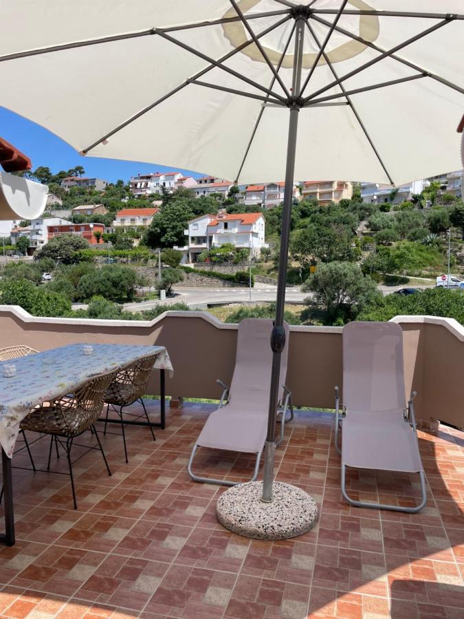 Penthouse Damjan Apartment Banjol Luaran gambar